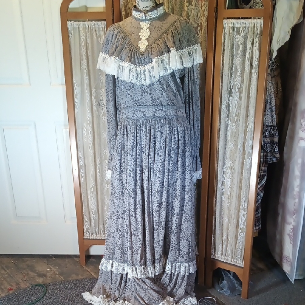 Victorian Choice Women's XXL Gray Lace Victorian Dress